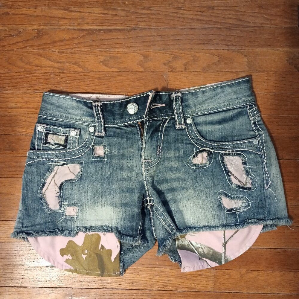 Grace in LA women's 26 shorts